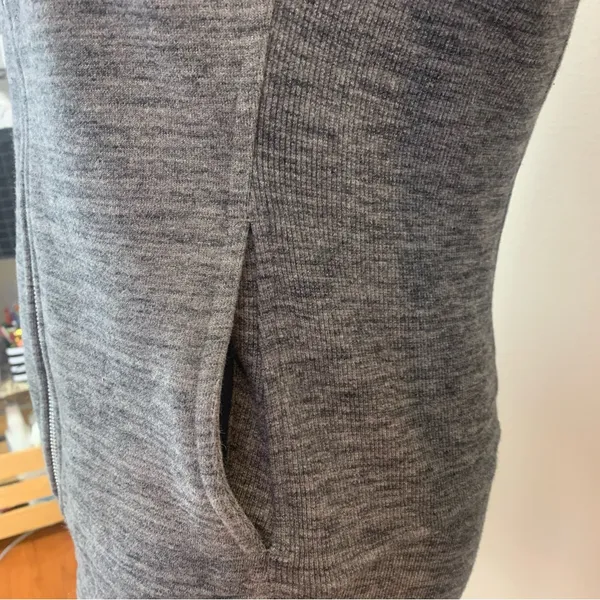 Lululemon Radiant Jacket Woman Sz 8‎ Heather Gray Sporty Workout Gym Athleisure - Image 5
