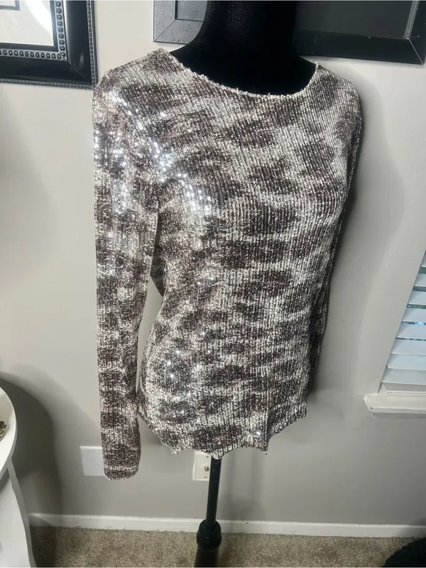 Free People gold rush long sleeve sequins top large NWT - Image 9