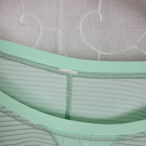 Lululemon Weightless Shirt @M Green Striped Crew Neck Pullover Lightweight Sheer Size undefined - Image 8