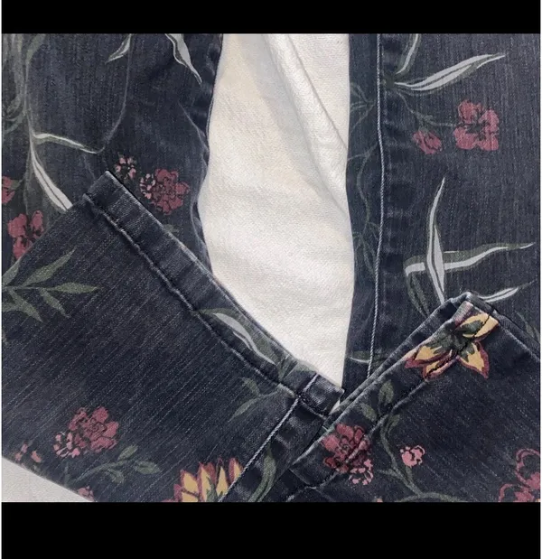 Bandolino Ladies Amy Black Floral Print Modern Straight Leg Pants Jeans Size 10 - Image 3