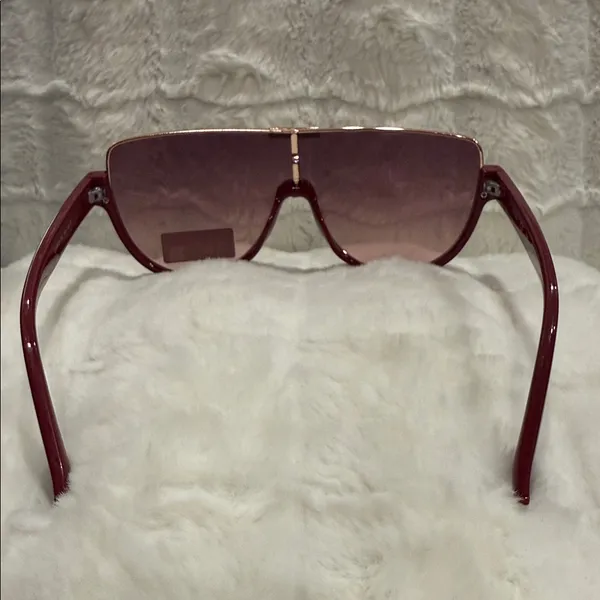 *NWOT* GUESS | Aviator Shield | Dark Pink/Plum & Rose Gold | Sunglasses - Image 4