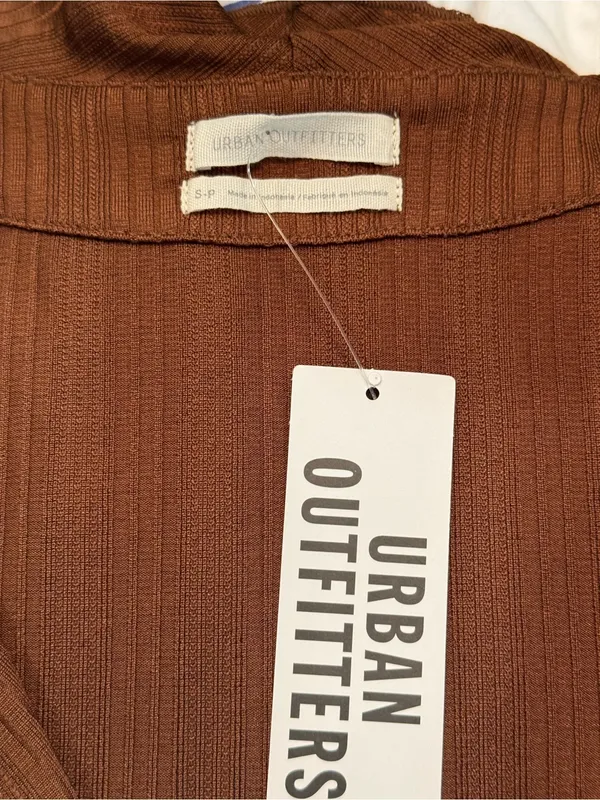 Urban Outfitters Brown Ribbed Ruffle-Trim Button Down Top Sz S NWT - Image 5
