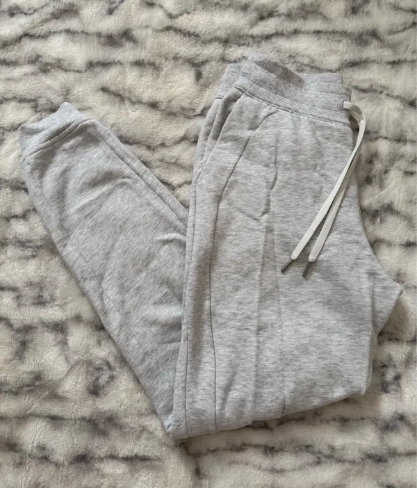 Lululemon Scuba High-Rise Joggers Size 6 - Image 2