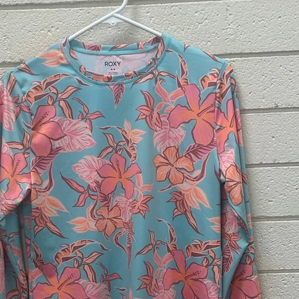 Roxy Sea Skippin LS Rashguard size M - Image 8