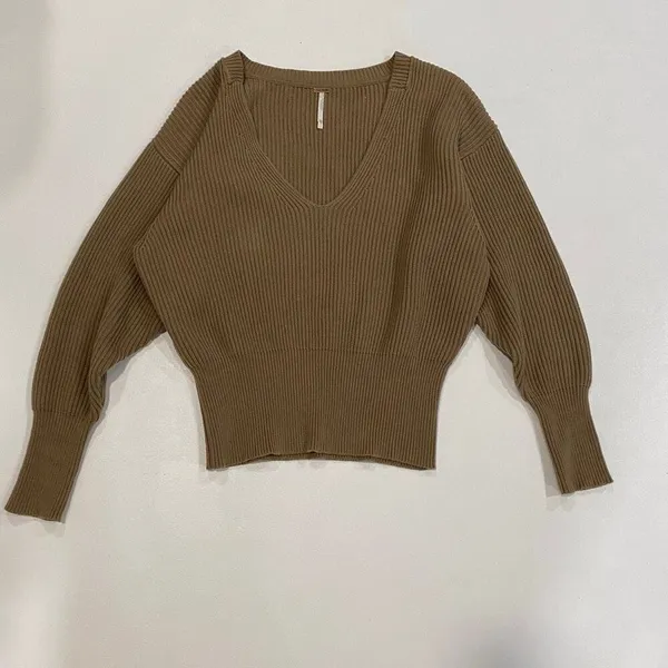 Free People Ribbed Knit V Neck Sweater XS Tan Fitted Cropped Boho - Image 2