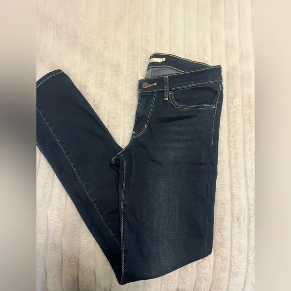Levi’s 711 skinny jeans size 27 EUC - Image 2