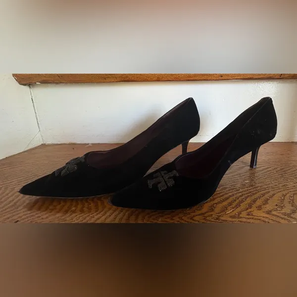 Tory Burch Black Velvet Eleanor 65‎ MM Heels Size 11 Flaw: Wear - Image 3
