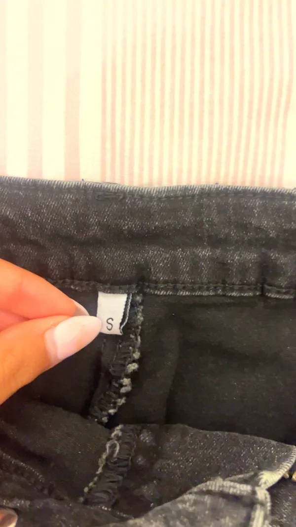 Amazon Mini skirt - Image 2
