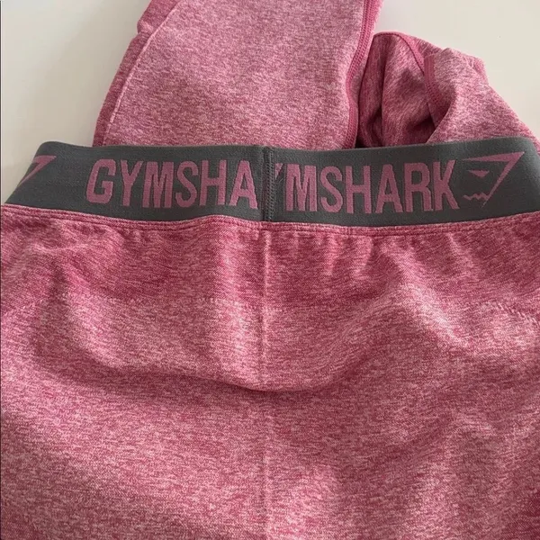 Gymshark Women's Berry Leggings EUC - Image 3