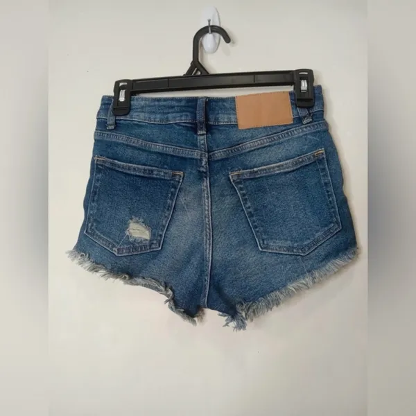 H&M Divided‎ Distressed Denim Shorts Women’s Size 2 - Image 3