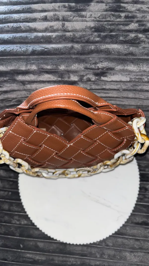 Brown Woven Faux Leather Handbag with Chunky Chain 👜 - Image 7