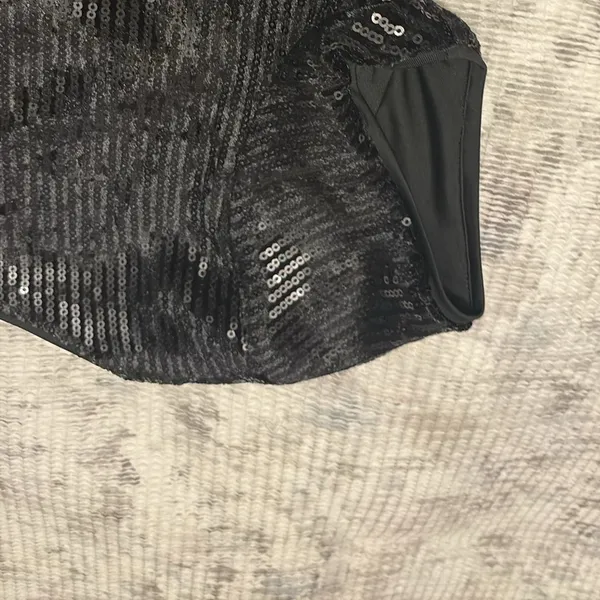 Edikted Open Back Sequin Top - Image 3