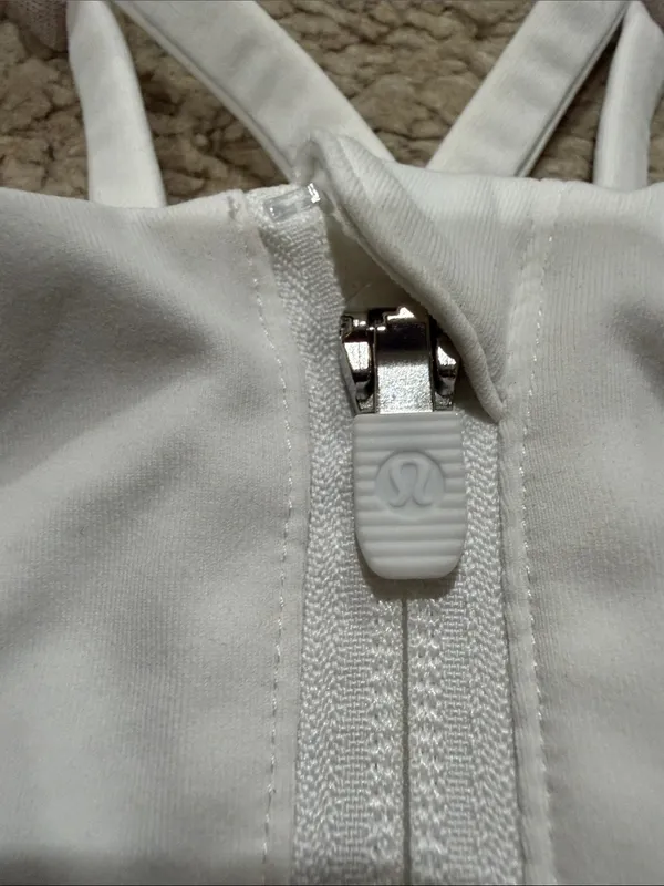 Lululemon Energy Bra High Neck Long Line Zip size 10 VGUC - Image 4