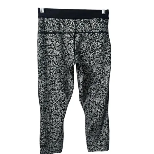 Nike Cropped Dri-Fit Leggings - Image 2