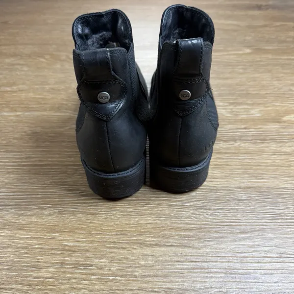 UGG Bonham Chelsea Boots Women's 6.5 Black Leather Wool Lined Water Resistant - Image 6