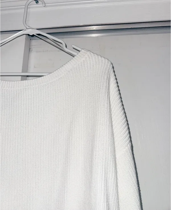 Off-The-Shoulder White Hollister Sweater - Image 3