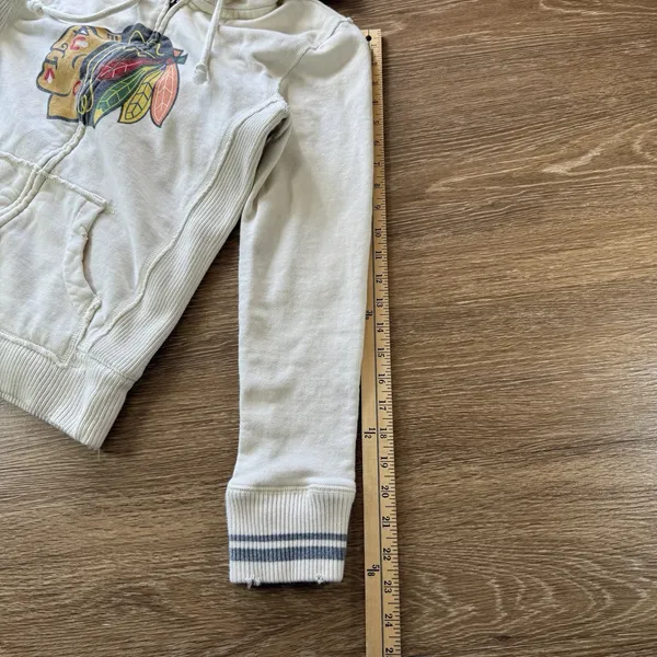 Mitchell & Ness Women's Chicago Blackhawks Zip Hoodie Cream Size M Distressed - Image 8