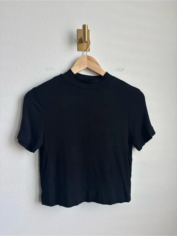 Babaton Aritzia Gonzalo Hip T-Shirt Black Ribbed Mock Neck Medium - Image 4
