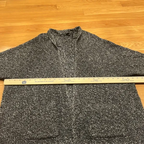 outfitters women’s open cardigan sweater size medium. - Image 4