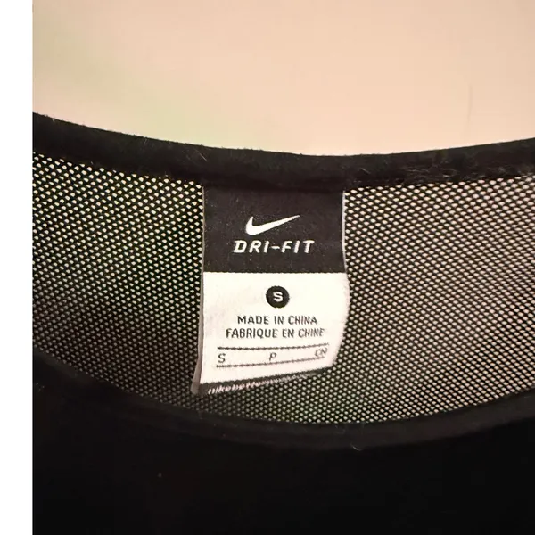 Nike Dri Fit Black Long Sleeve Athletic Top Size S Mesh Accents Workout Gym‎ - Image 3