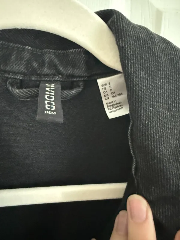 H&M Divided Black Denim Jacket - Image 3