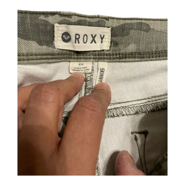 Roxy Sunstrippers Camo Skinny Jeans Size 26 Green Gray Ankle Zip Stretch Pants - Image 8