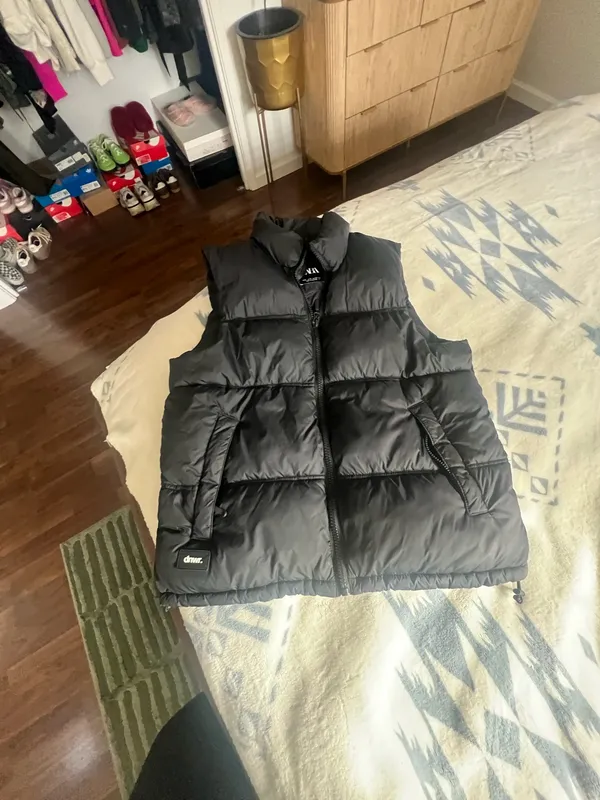 Zara DNWR black puffer vest S  - Image 7