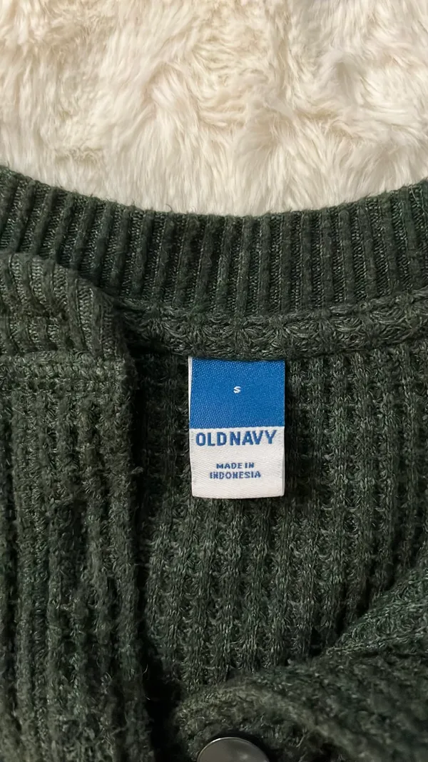 Old Navy Sweater - Image 3