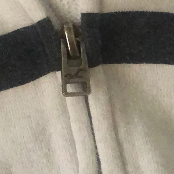White hollishter jacket - Image 2