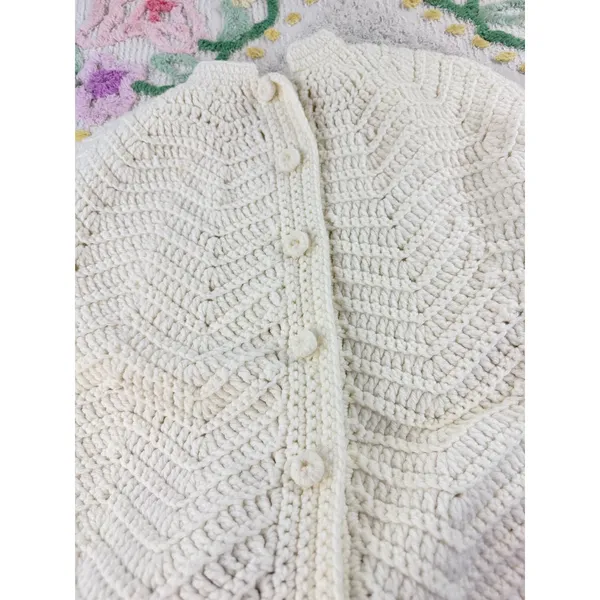 Vintage Handmade Crochet Poncho Capelet Cream Ivory Chevron Button Front Wrap - Image 8