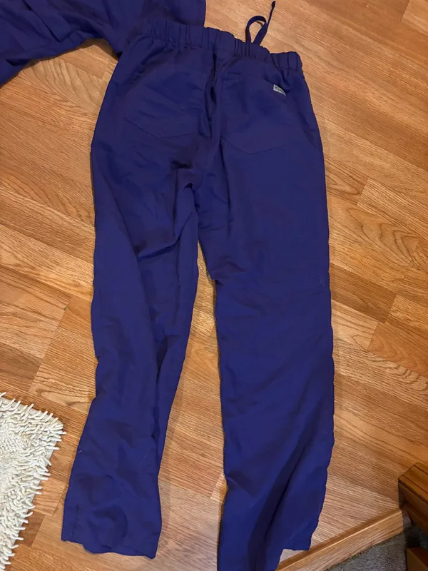 Greys anatomy scrub set - Image 5
