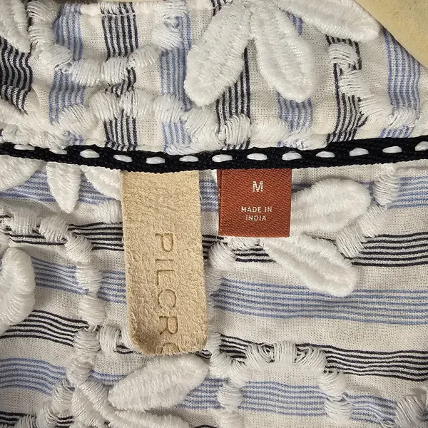 Pilcro Anthropologie The Whitney Tropeze‎ Embroidered Button Front Blouse Medium - Image 4