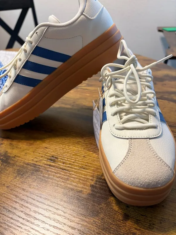 NWT Adidas Platform Sneakers White/Blue/Gum Sole Size 7.5 in Box - Image 3