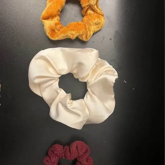 Hair Scrunchies Set - Image 2