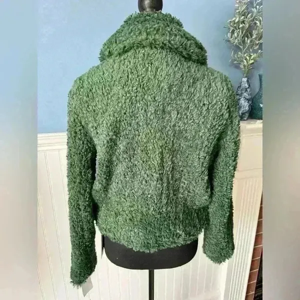 NEW BLANK NYC Faux Fur/Shearling Cropped Jacket~ Green Lights~Small~Teddy Bear - Image 2