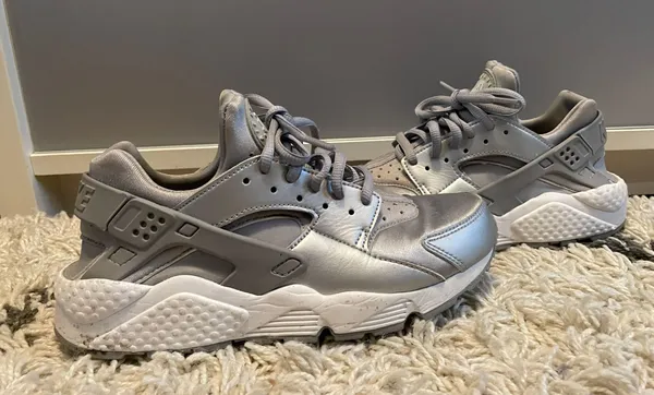 Nike Hurraches - Image 3