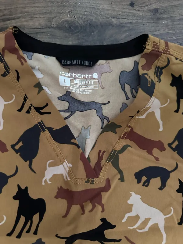 women’s carhartt scrub top - Image 2
