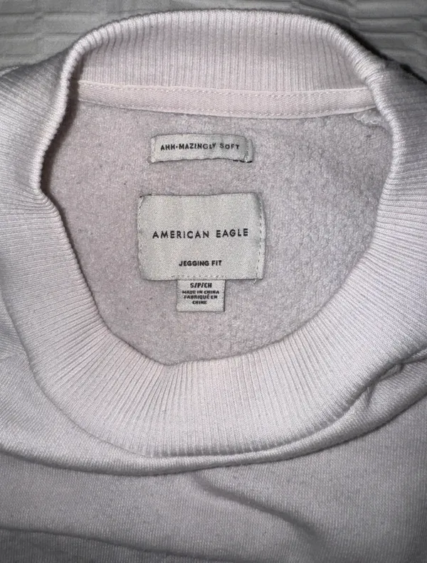 American Eagle Outfitters Sweatshirt - Image 3