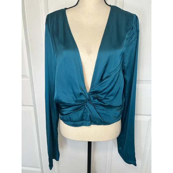 Free People Miraya NWT V Neck Twist Front Long Sleeve Crop‎ Top Teal XL - Image 2