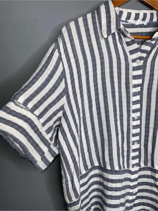 Jane and Delancey Blue and White Striped Button-Front Blouse Medium - Image 3