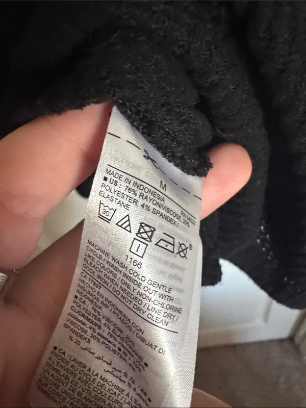 Old Navy Black Long-Sleeve Textured Henley / B34 - Image 4