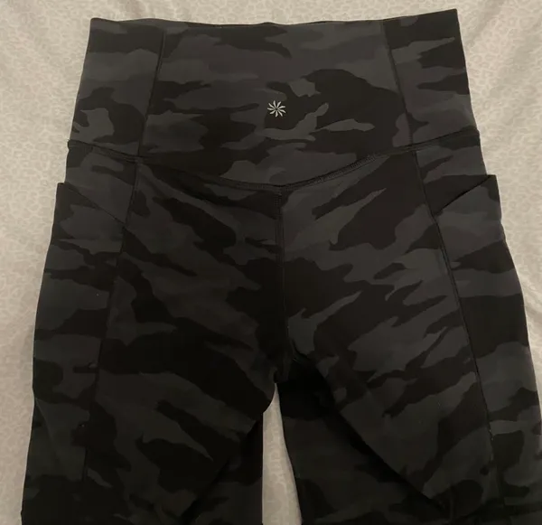 Athleta Camo Biker Shorts 7” - Image 3