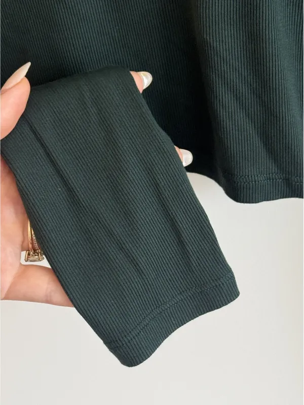 Aritzia Sunday Best Freshman Cropped Turtleneck Green Ribbed Top S - Image 8