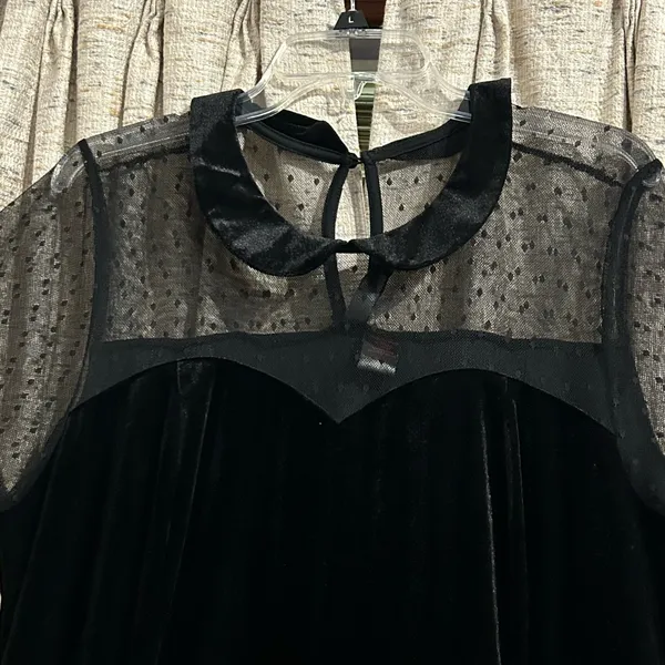 Torrid Retro Chic Black Velveteen Sweetheart Dress - Image 2