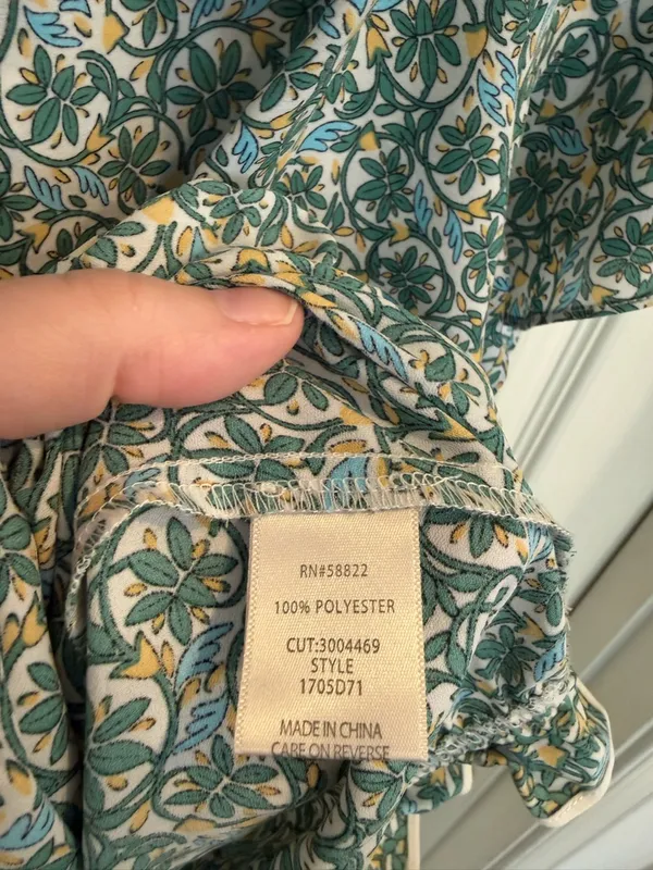 Max Studio Green and Cream Floral Peasant Blouse - Image 6
