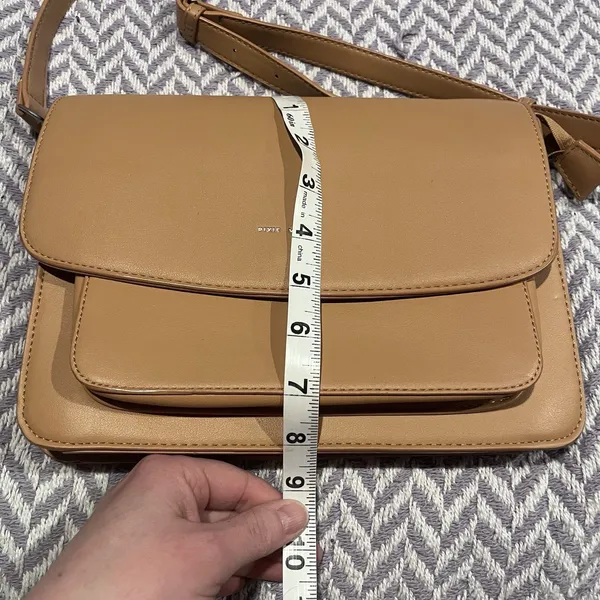 Pixie Mood Zoe Crossbody Vegan Faux Leather Bag Tan Beige Casual Purse - Image 4