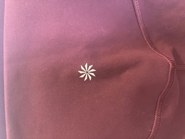 Athleta Salutation Stash Pocket Leggings Burgundy High Rise XS - Image 4