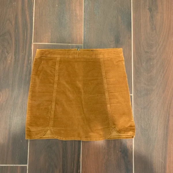 Brandy Melville Raquel Suede Skirt Brown Tan - Image 2