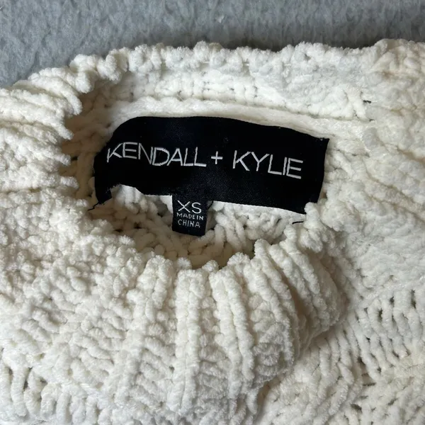 Kendall & Kylie Sweater Womens XS Cream‎ Crew Neck Long Sleeve Pullover Chunky - Image 3