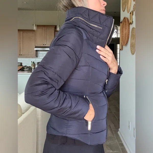 Bershka Basic High Neck Puffer Coat Navy Size Small - Image 5